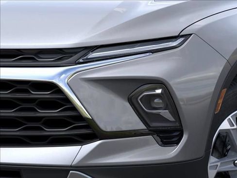 New 2026 Chevrolet Blazer LT w/ Convenience Package FWD image 10