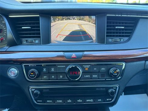 Used 2017 Kia Cadenza Premium image 29