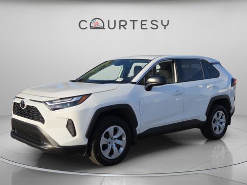 Certified 2024 Toyota RAV4 LE image 1