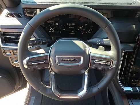 Used 2025 GMC Yukon XL Denali image 19