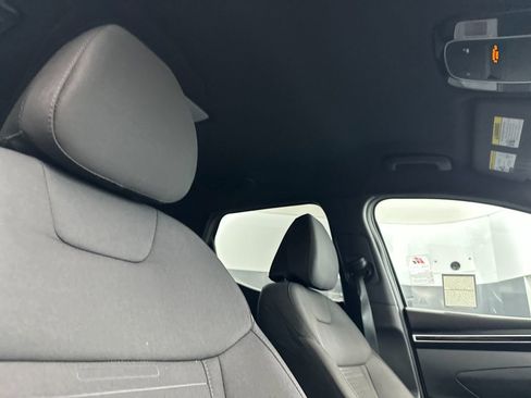 Used 2023 Hyundai Santa Cruz SE image 15