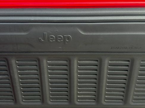 Used 2020 Jeep Wrangler Unlimited Sport AWD/4WD image 19