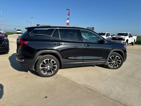 Used 2024 GMC Terrain SLT AWD/4WD image 5