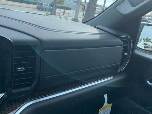 New 2026 GMC Sierra 1500 SLE w/ Preferred Package image 23