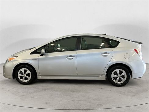 Used 2014 Toyota Prius Four image 3