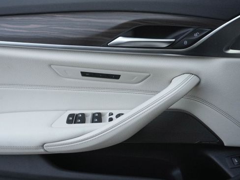 Certified 2023 BMW 540i w/ Premium Package image 23