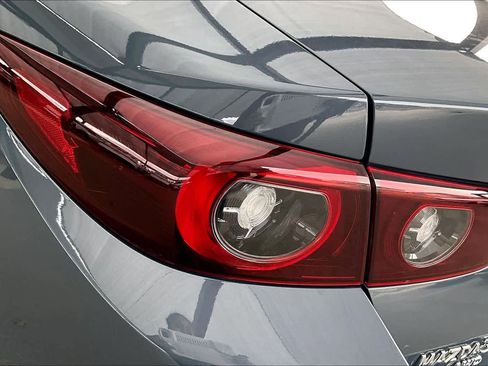 Used 2025 MAZDA MAZDA3 s image 28