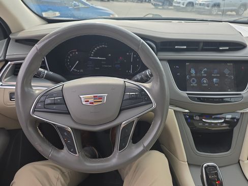 Used 2018 Cadillac XT5 Premium Luxury w/ Driver Assist Package AWD/4WD image 14