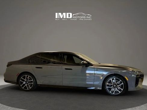 Used 2025 BMW 760i xDrive w/ Executive Package AWD/4WD image 6