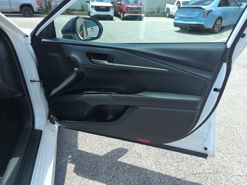 Used 2026 Toyota Camry SE w/ Convenience Package FWD image 31