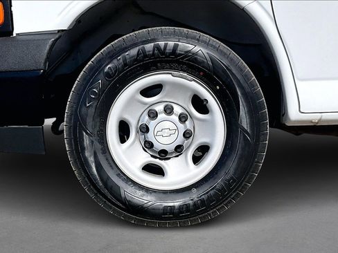 Used 2017 Chevrolet Express 2500 LS image 8