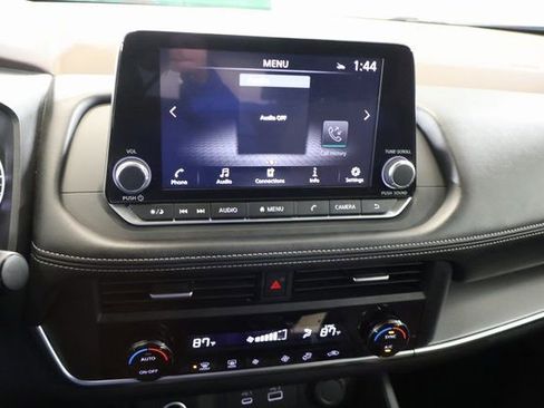 Certified 2023 Nissan Rogue SV image 22