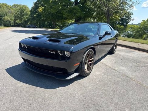 Used 2023 Dodge Challenger SRT Hellcat w/ Driver Convenience Group RWD image 3