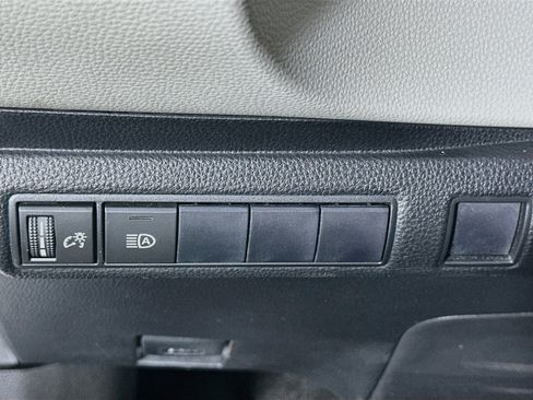 Used 2021 Toyota Corolla LE FWD image 16