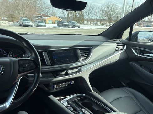 Used 2022 Buick Enclave Premium image 27