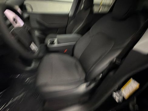 Used 2026 Tesla Model Y AWD image 18