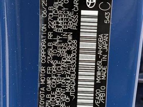 Certified 2025 Toyota Prius XLE image 25