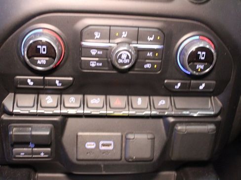 Used 2019 Chevrolet Silverado 1500 RST image 27