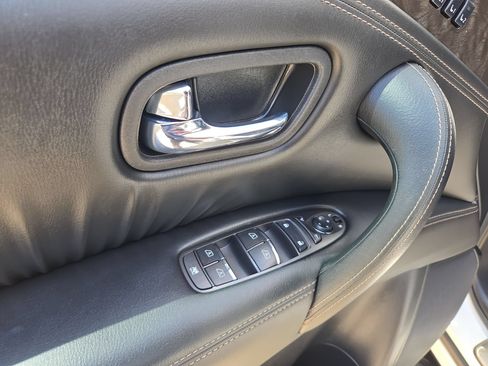 Used 2023 Nissan Armada Platinum w/ Captain's Chairs Package RWD image 13