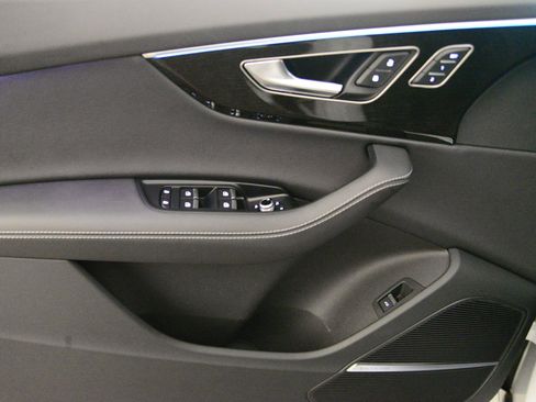 Certified 2025 Audi Q7 2.0T Premium Plus w/ Premium Plus Package image 9