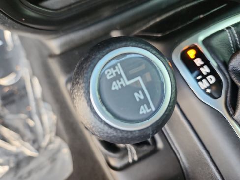 Used 2020 Jeep Gladiator Overland image 29