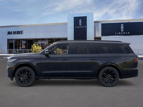 New 2026 Lincoln Navigator L Reserve w/ Jet Appearance Package image 2
