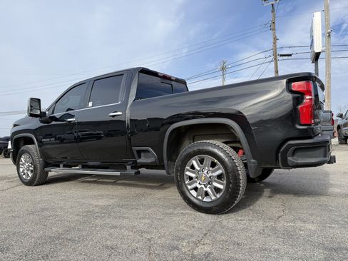 Used 2025 Chevrolet Silverado 2500 LTZ w/ Z71 Chrome Sport Edition image 5