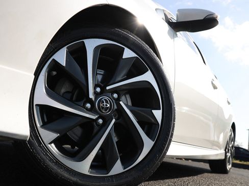 Used 2017 Toyota Corolla iM image 34