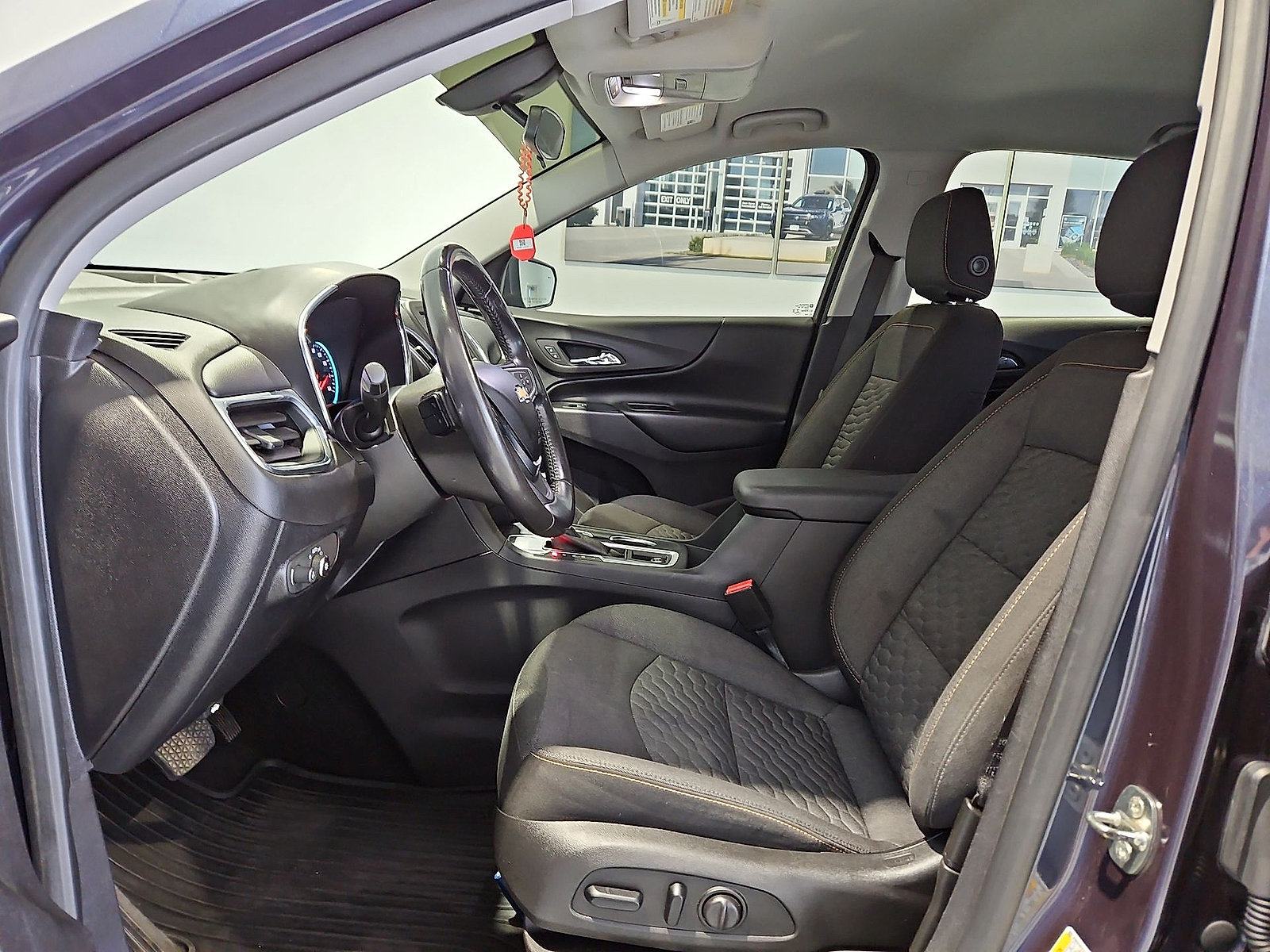 Used 2019 Chevrolet Equinox LT FWD image 16