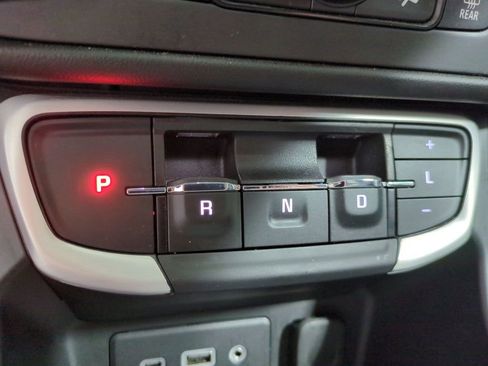 Used 2022 GMC Terrain SLE w/ Driver Convenience Package image 39