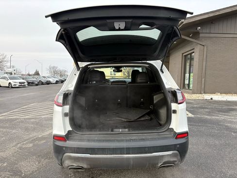 Used 2019 Jeep Cherokee Limited image 10