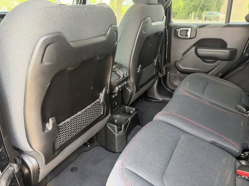 Used 2025 Jeep Wrangler Unlimited Rubicon AWD/4WD image 27