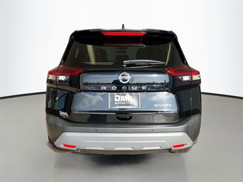 Used 2021 Nissan Rogue SV image 4