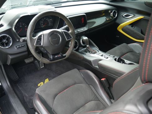 Used 2020 Chevrolet Camaro ZL1 RWD image 4