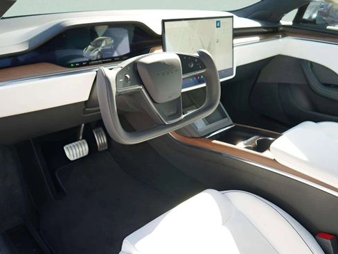 Used 2021 Tesla Model S Plaid image 33