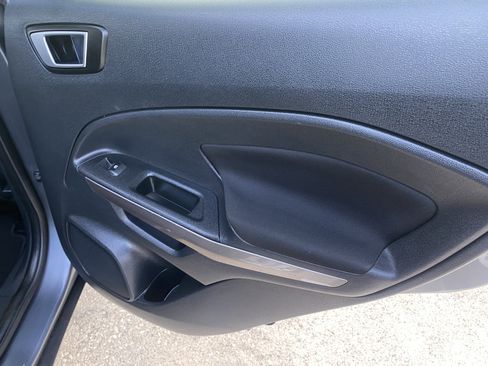 Used 2019 Ford EcoSport SE w/ SE Convenience Package image 12