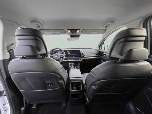 Used 2025 Kia Sportage EX image 18