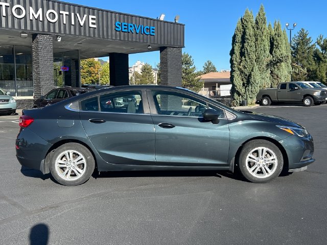 Used 2017 Chevrolet Cruze LT FWD image 2
