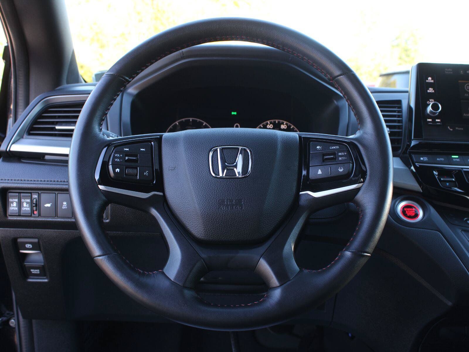 Used 2025 Honda Odyssey Sport-L image 11