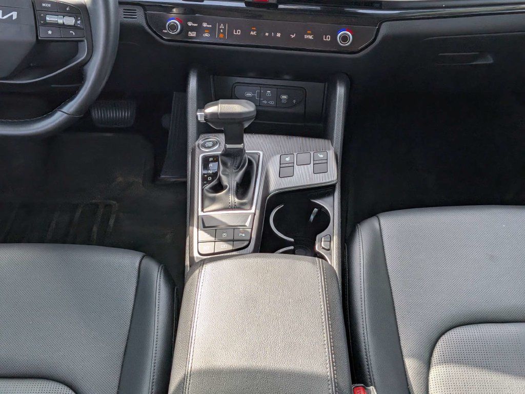 Used 2026 Kia Sportage EX w/ EX Panorama Roof Package FWD image 19