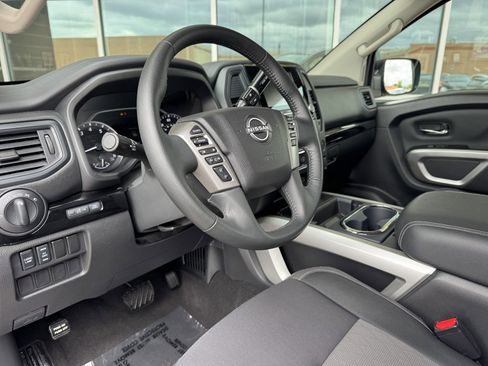 Used 2024 Nissan Titan SV w/ SV Convenience Package image 34
