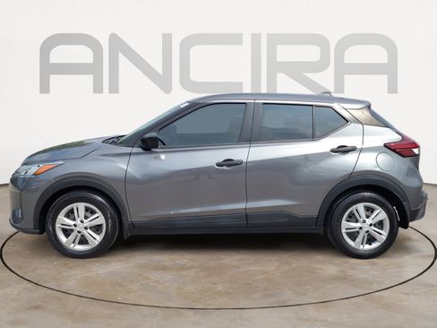 Used 2023 Nissan Kicks S FWD image 11