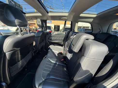 Used 2014 Mercedes-Benz GL 450 4MATIC image 40