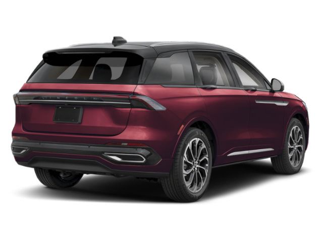 Used 2025 Lincoln Nautilus Reserve AWD/4WD image 2