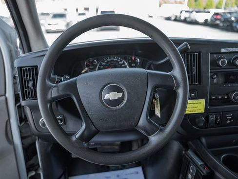 Used 2009 Chevrolet Express 3500 image 28