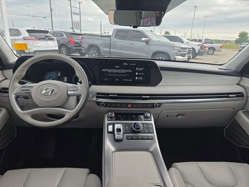 Used 2024 Hyundai Palisade Calligraphy AWD/4WD image 16