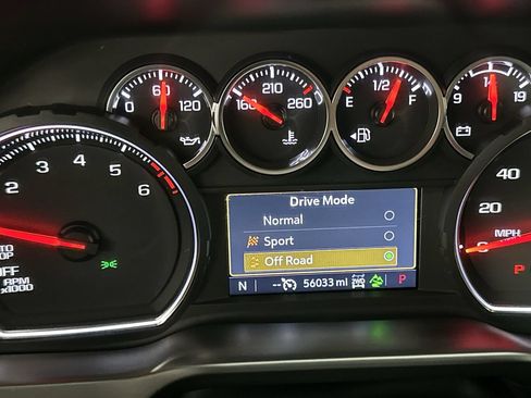 Used 2021 Chevrolet Silverado 1500 LT Trail Boss w/ Convenience Package II AWD/4WD image 44