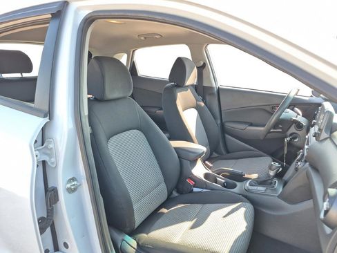 Used 2019 Hyundai Kona SE FWD image 29