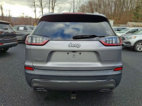 Used 2019 Jeep Cherokee Limited w/ Technology Group image 9
