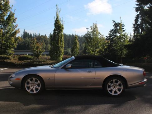 Used 2000 Jaguar XK8 image 5